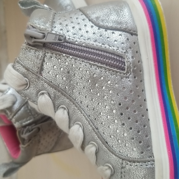 Silver/Shoes Toddler Size 7 - Picture 7 of 11